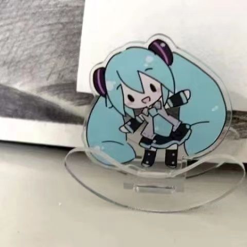 初音ミクのアクリル製揺れおもちゃデコレーション、かわいい漫画 - Acrylic Cosplay Prop のレビューと価格